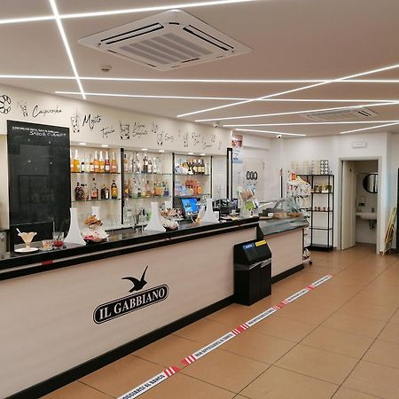 Hotel Il Gabbiano Beach Терме-Вильяторе Экстерьер фото