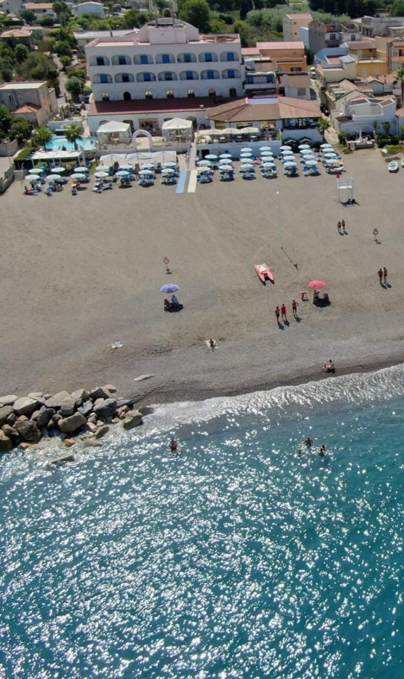 Hotel Il Gabbiano Beach Терме-Вильяторе Экстерьер фото