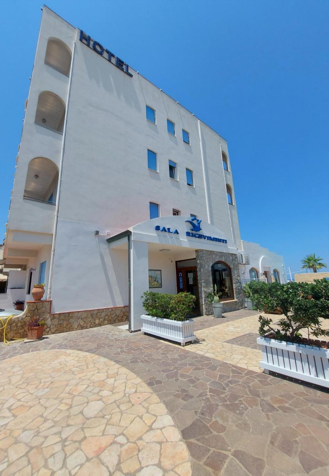 Hotel Il Gabbiano Beach Терме-Вильяторе Экстерьер фото