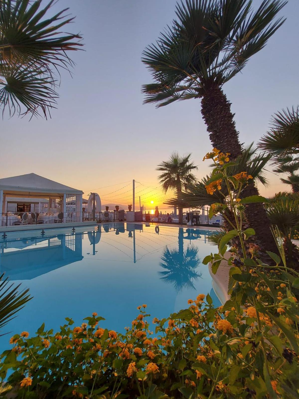 Hotel Il Gabbiano Beach Терме-Вильяторе Экстерьер фото