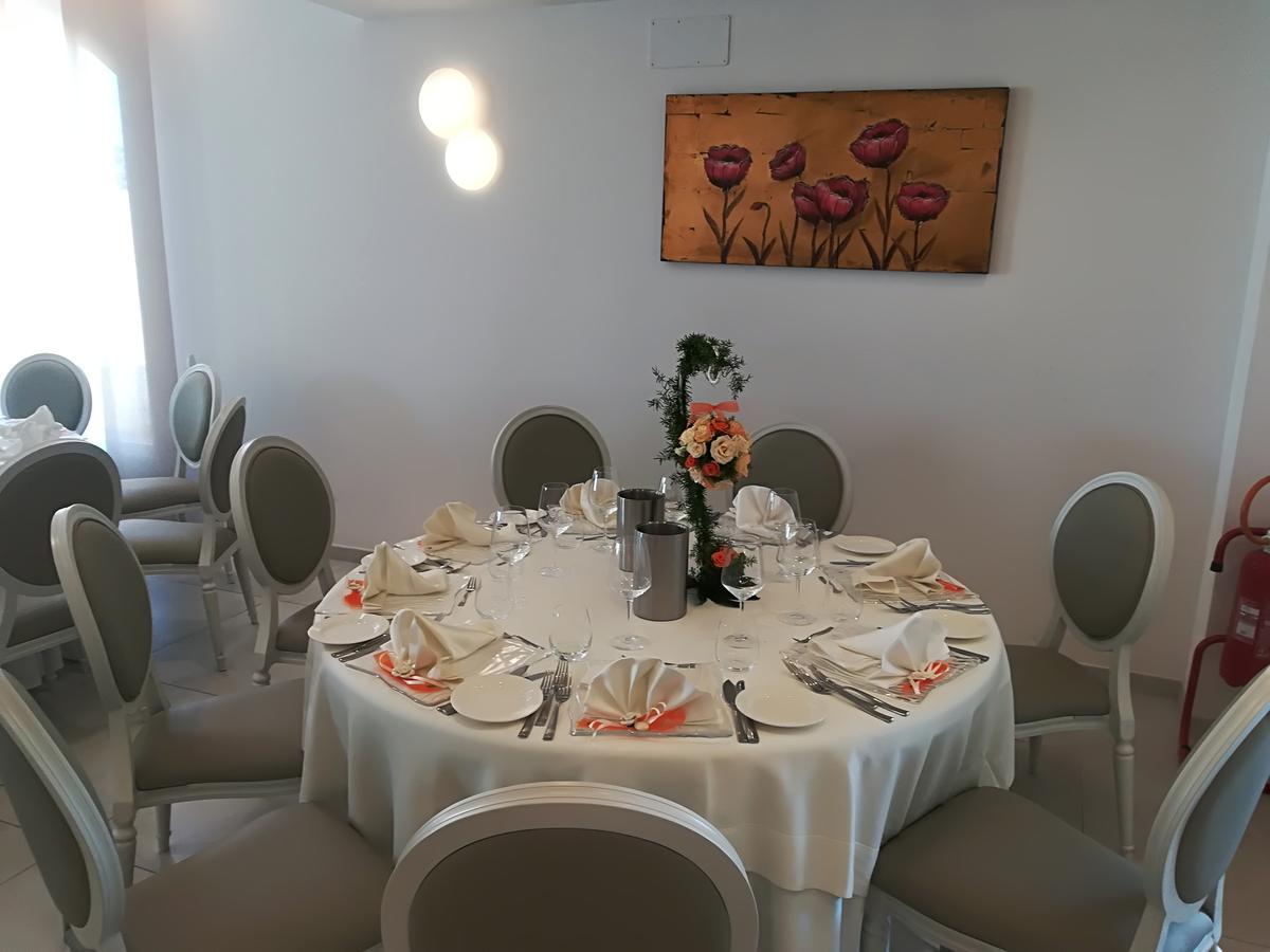 Hotel Il Gabbiano Beach Терме-Вильяторе Экстерьер фото