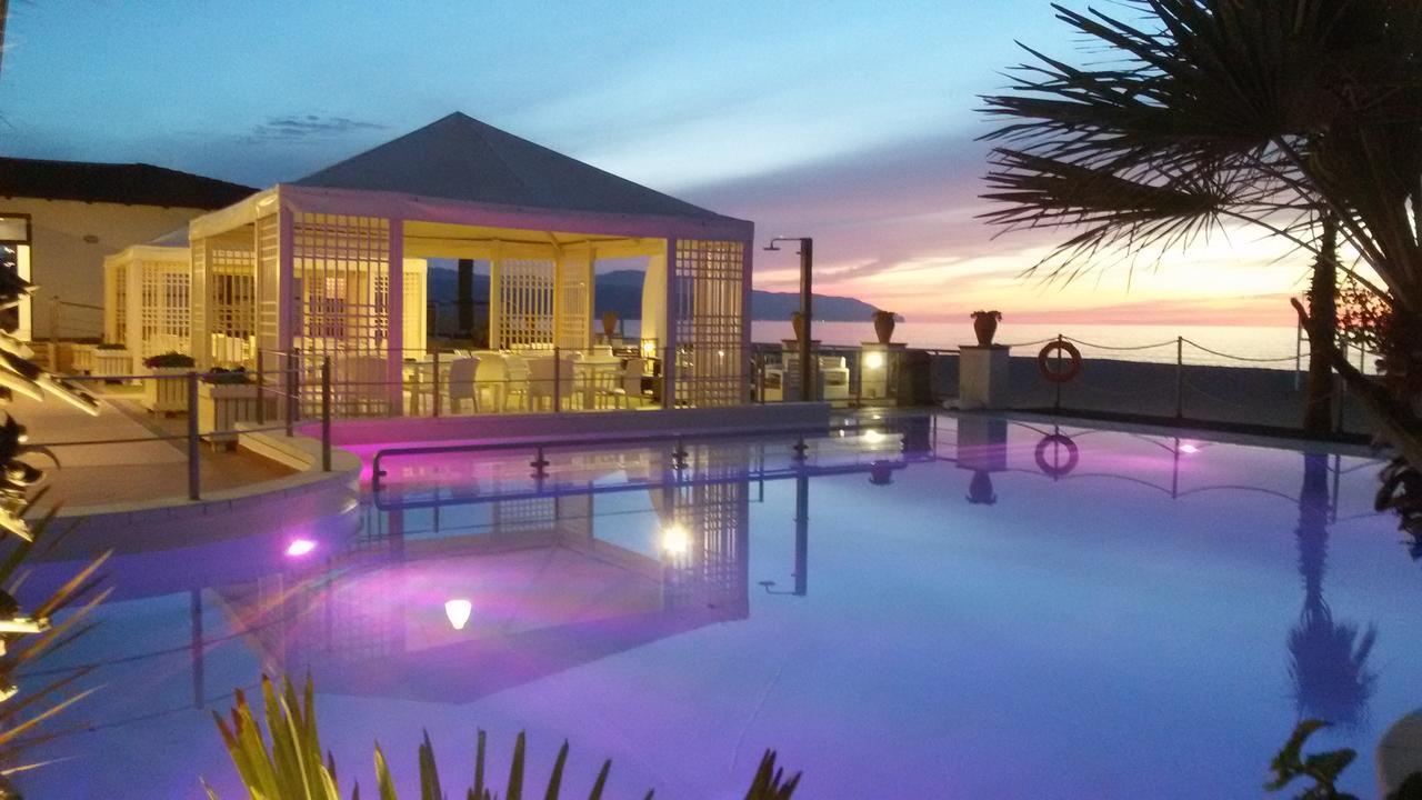 Hotel Il Gabbiano Beach Терме-Вильяторе Экстерьер фото