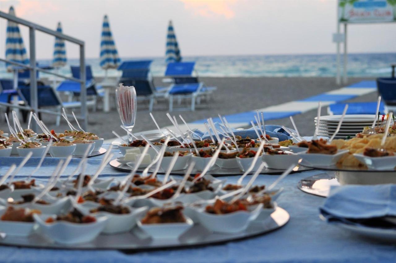 Hotel Il Gabbiano Beach Терме-Вильяторе Экстерьер фото