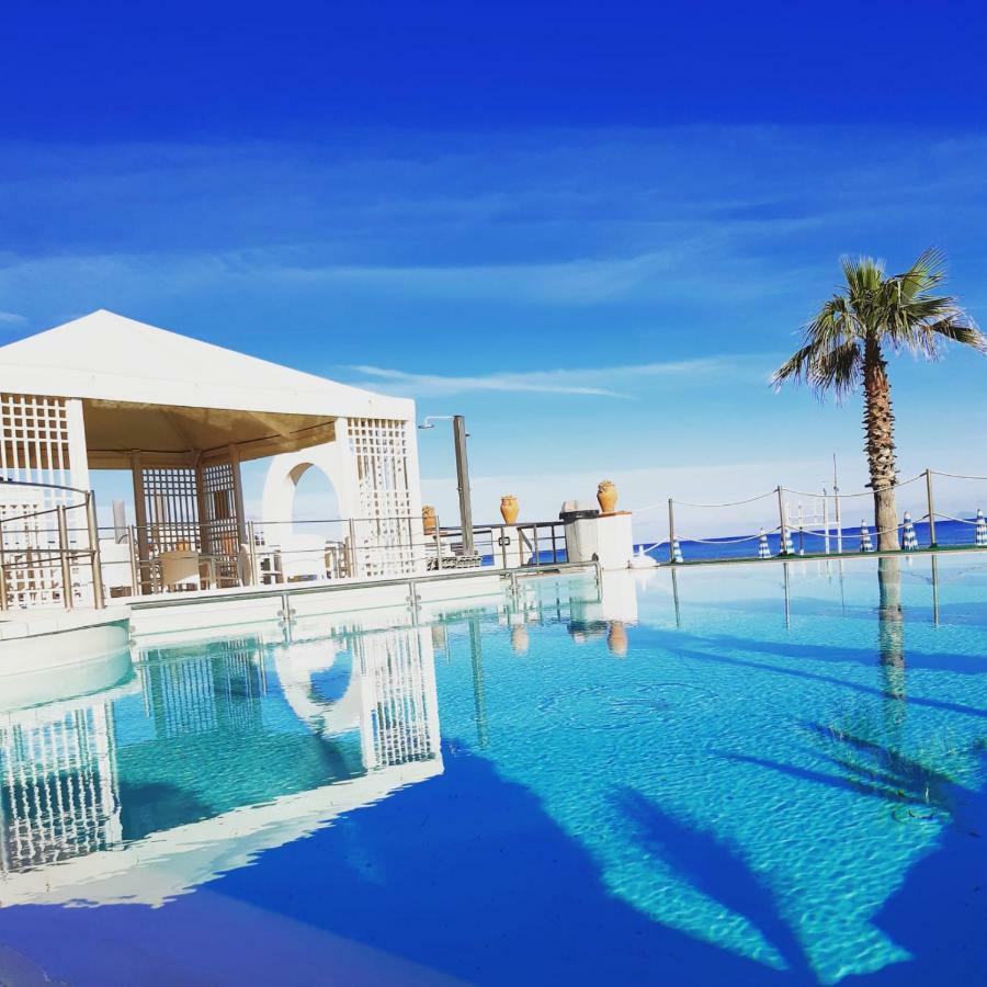 Hotel Il Gabbiano Beach Терме-Вильяторе Экстерьер фото