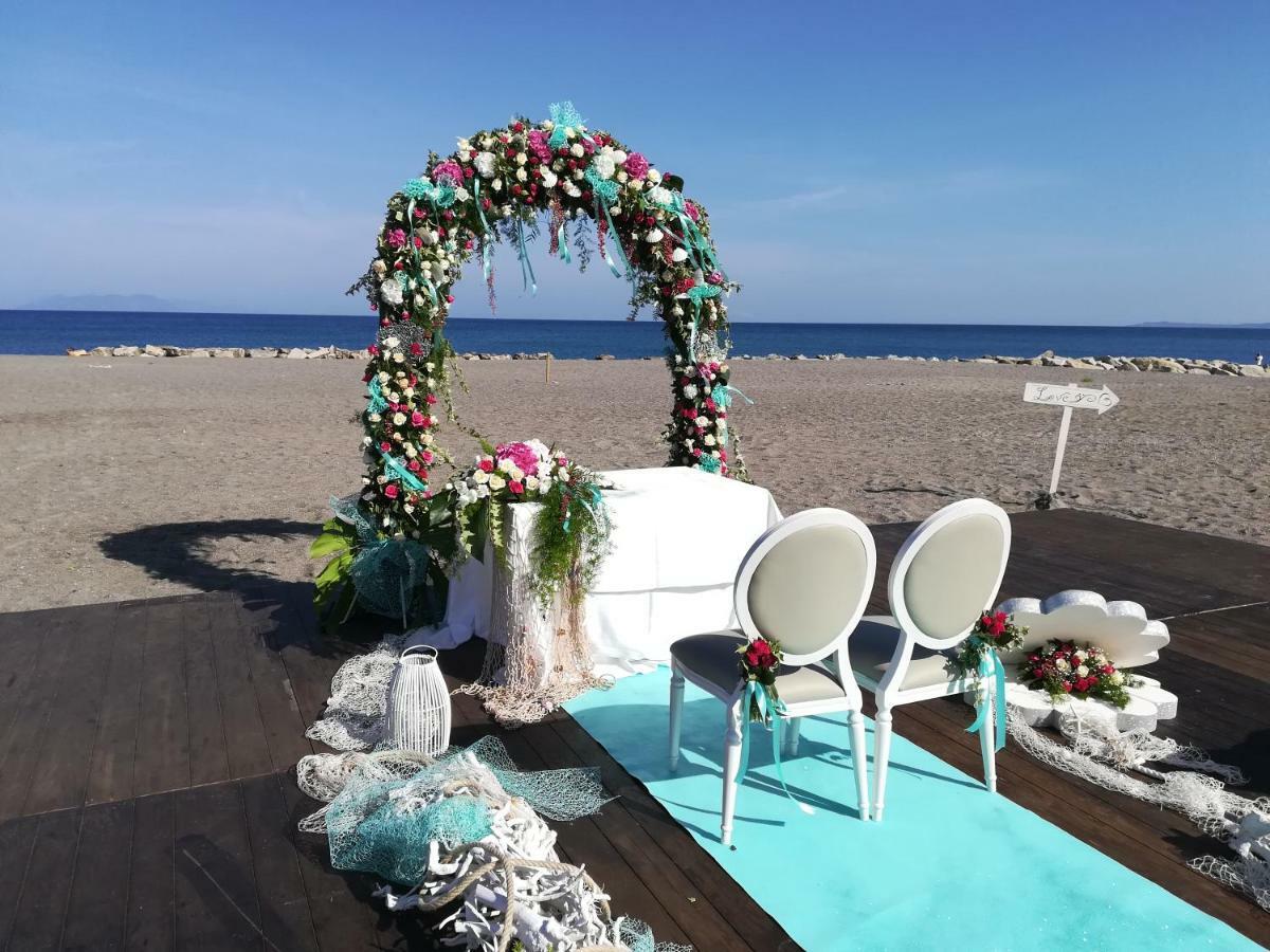 Hotel Il Gabbiano Beach Терме-Вильяторе Экстерьер фото